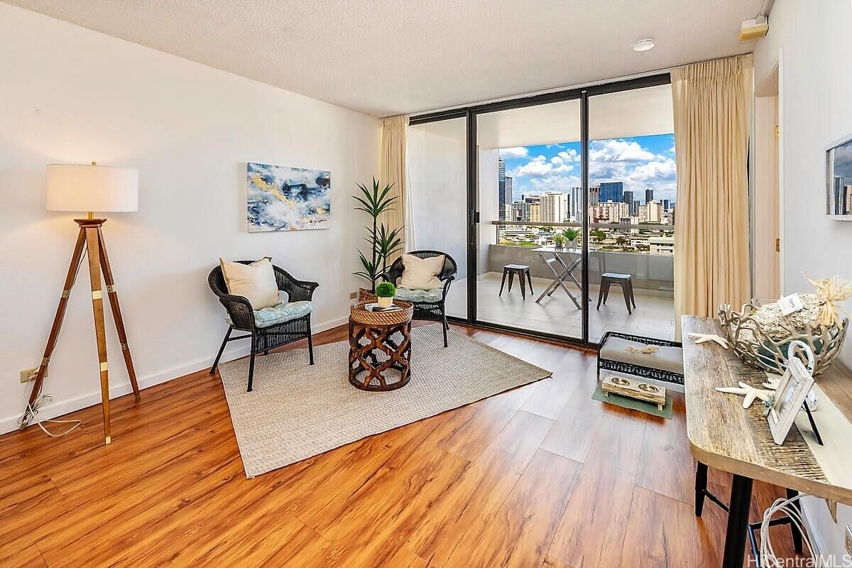 Property Photo:  2100 Date Street 1402  HI 96826 