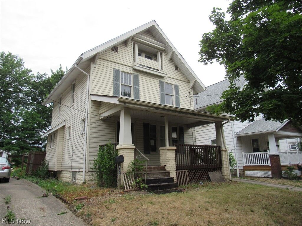 Property Photo:  326 Black Street  OH 44306 