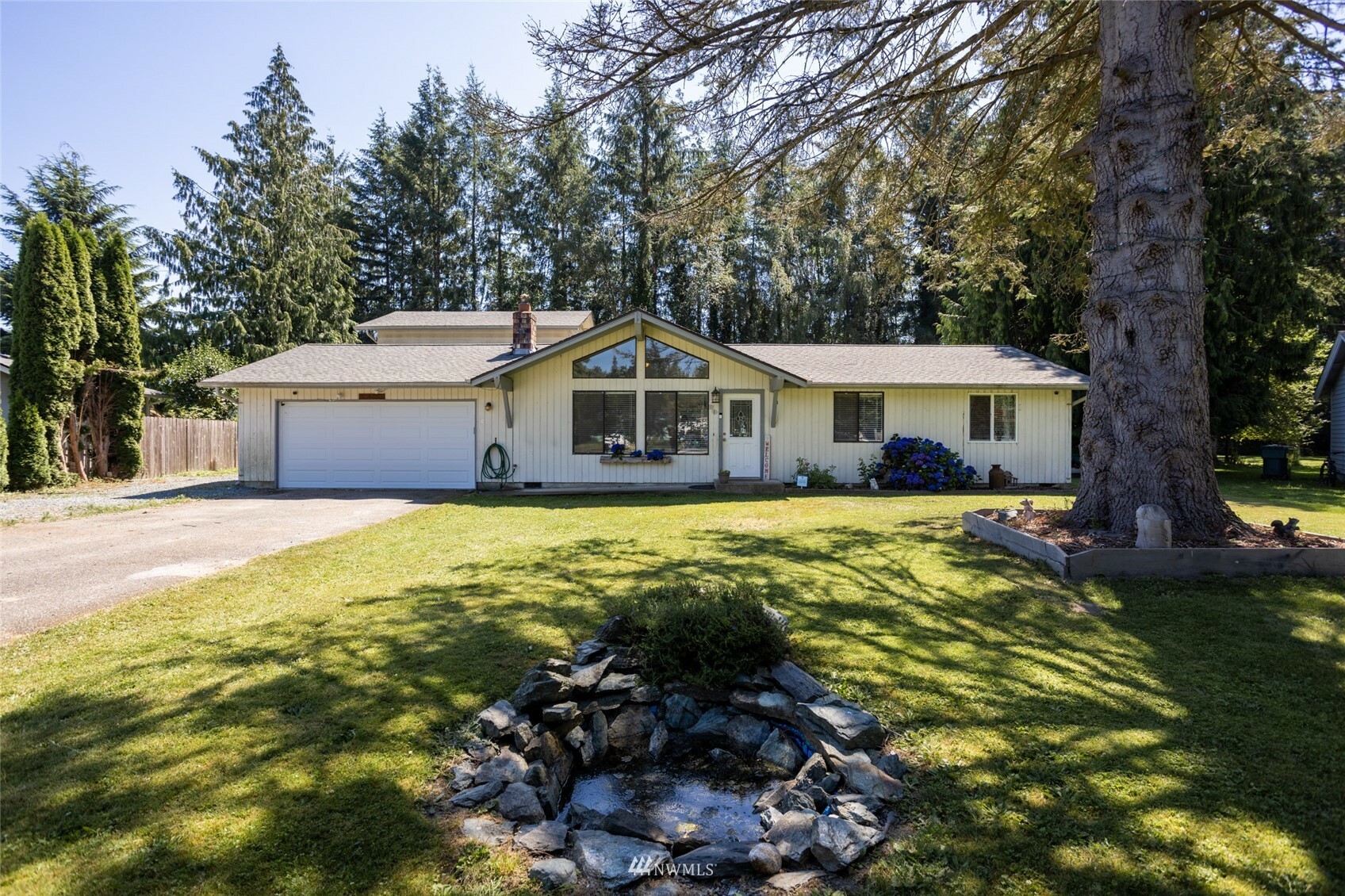 Property Photo:  803 Lucas Drive  WA 98284 