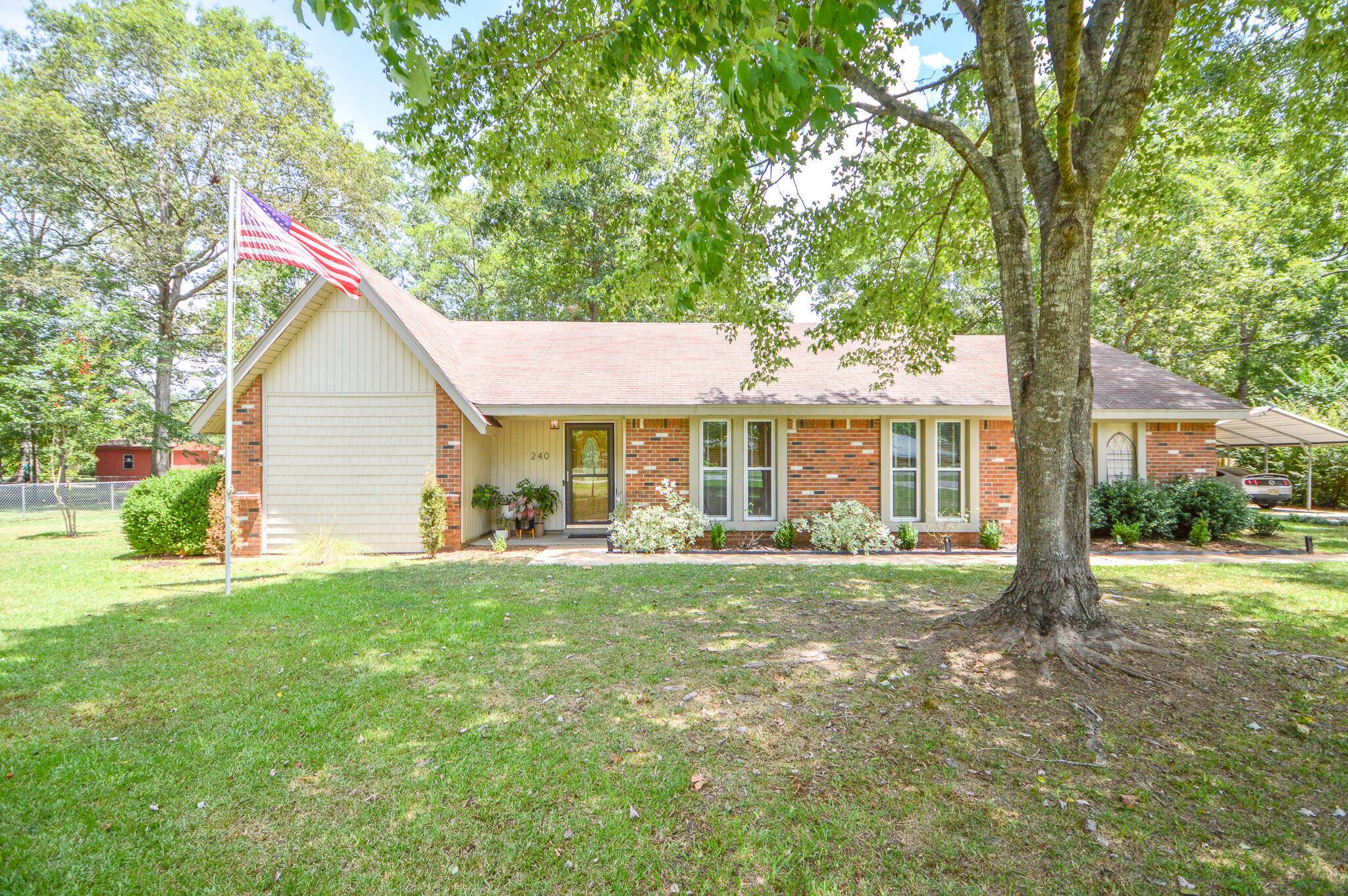 Property Photo:  240 Thomas Cir  MS 39705 