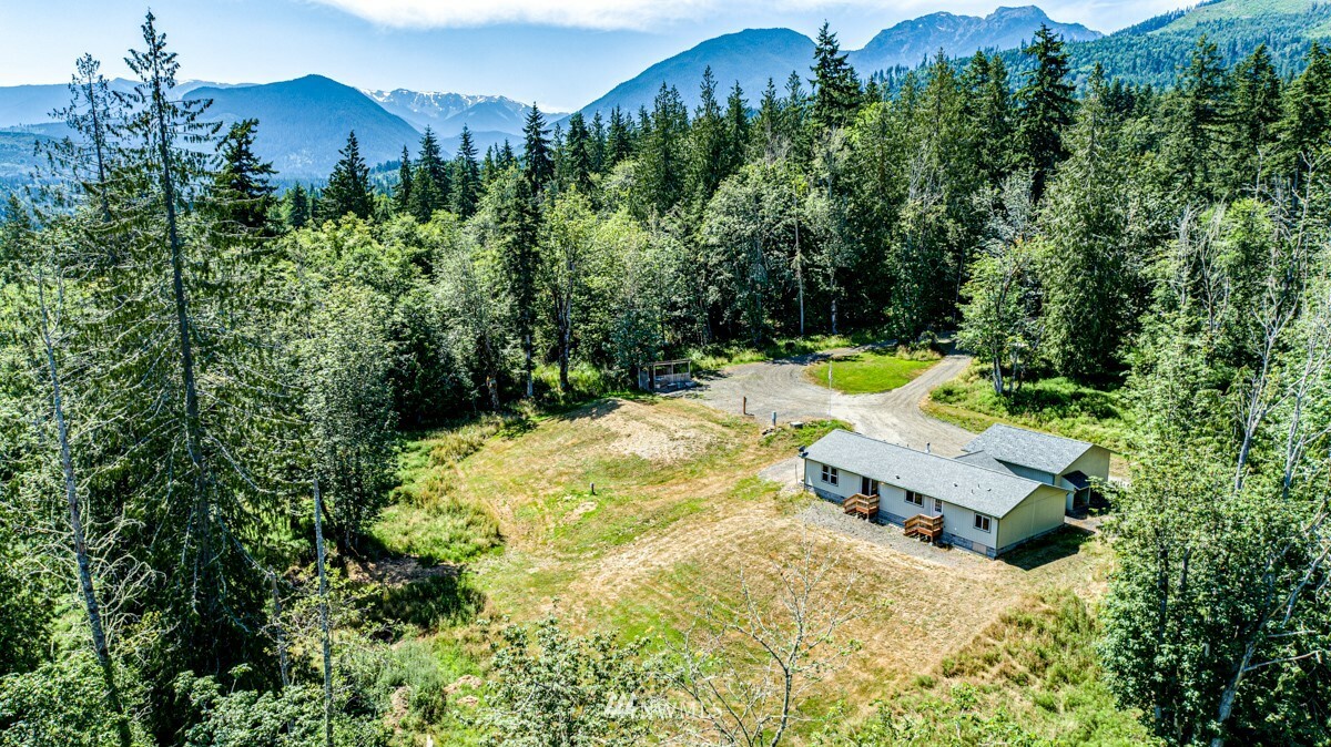 Property Photo:  443 Glass Road  WA 98362 