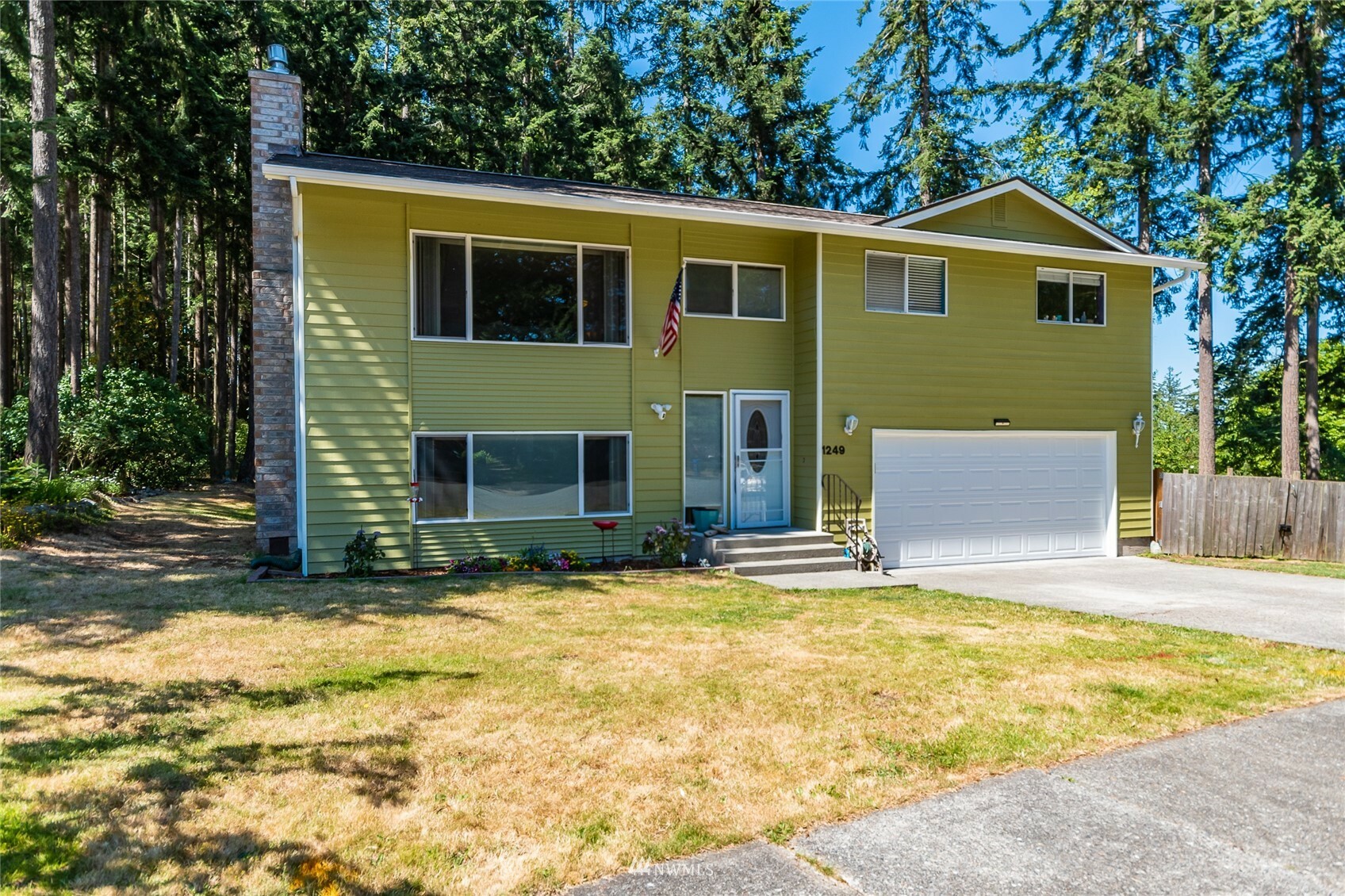 Property Photo:  1249 NE Sealth Place  WA 98277 