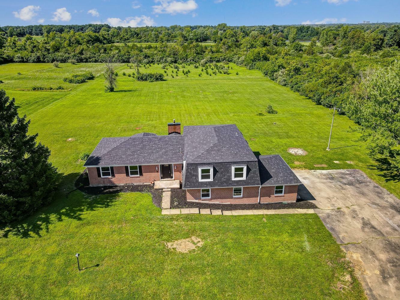 Property Photo:  6169 Dayton Farmersville Rd  OH 45417 