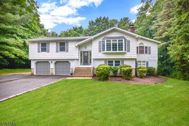 10 Locust Ln  Ringwood Boro NJ 07456 photo