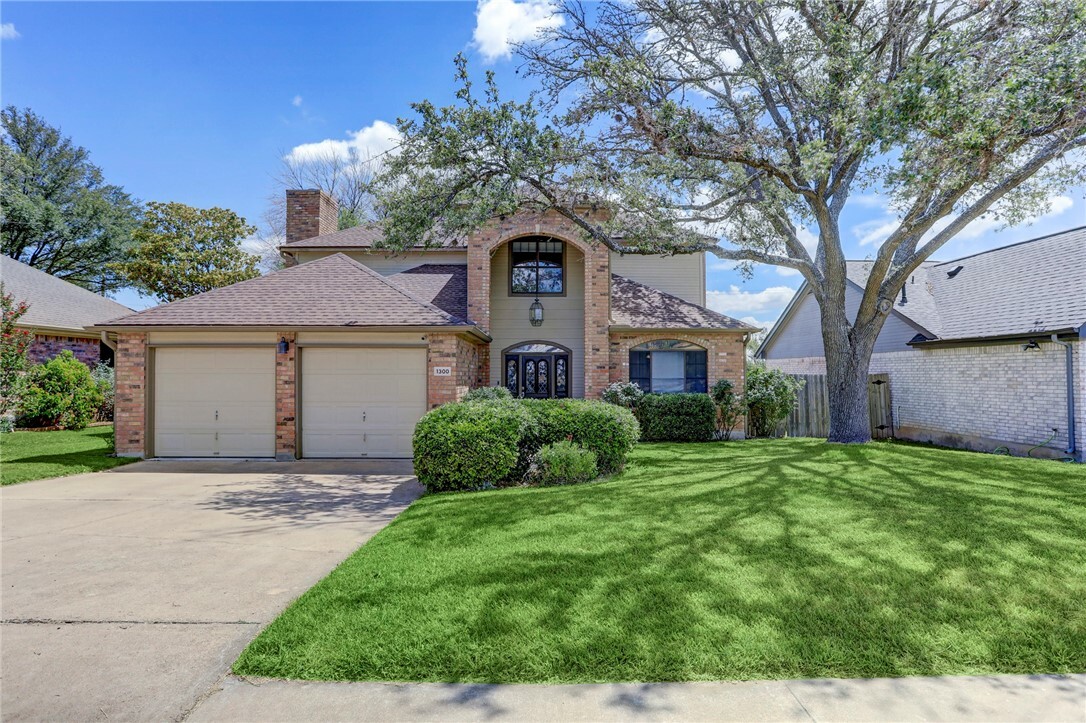 Property Photo: 1300 Collinwood West Drive TX 78753