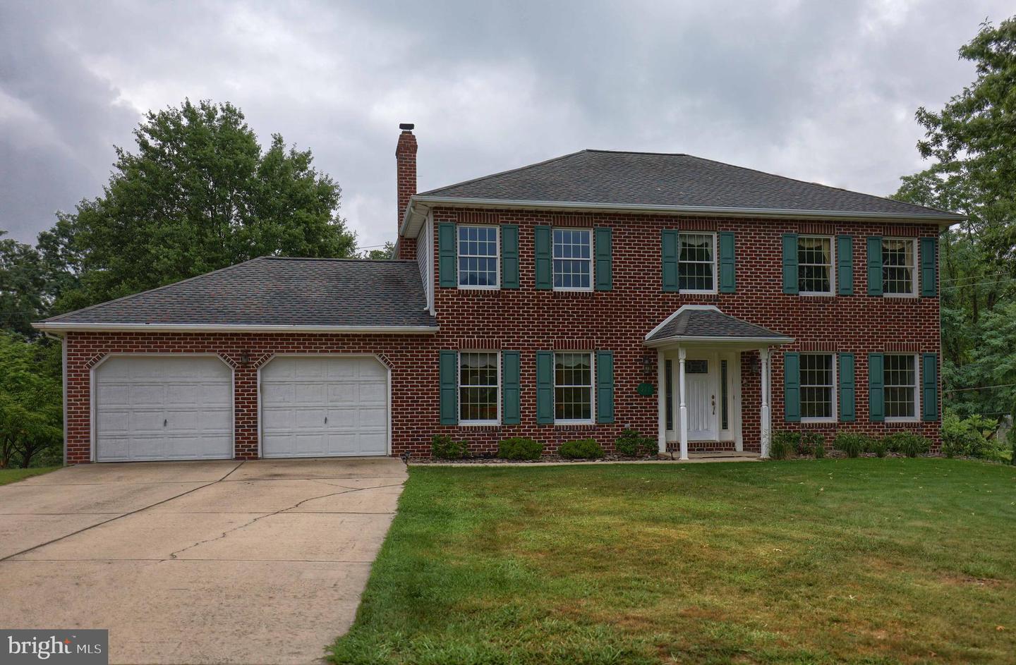 Property Photo: 511 Brom Court PA 17050
