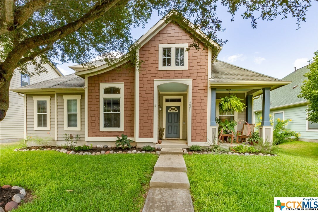 Property Photo:  221 Newberry Trail  TX 78666 