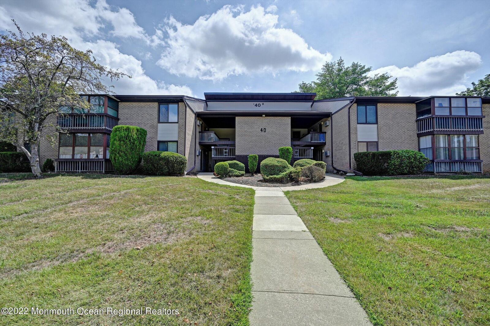 Property Photo:  40 Meadow Green Circle  NJ 07726 