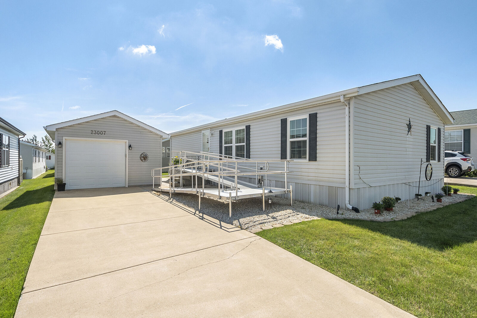 Property Photo: 23007 S Balmoral Drive IL 60423