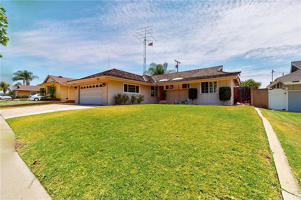 Property Photo:  2530 Union Avenue  CA 90631 