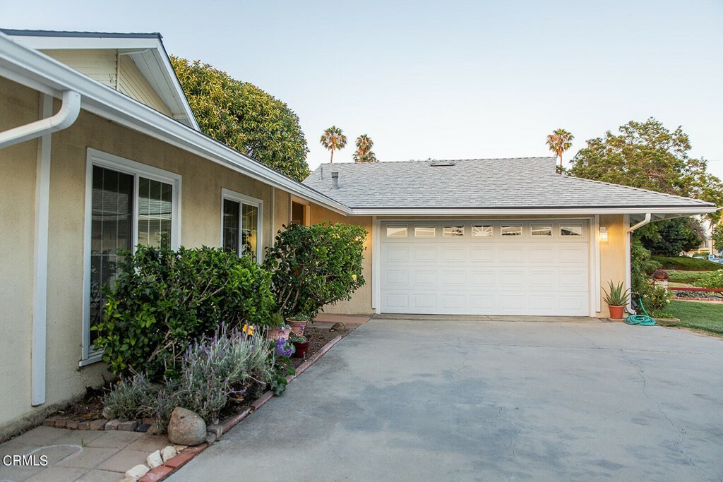 Property Photo:  5371 Aurora Drive  CA 93003 