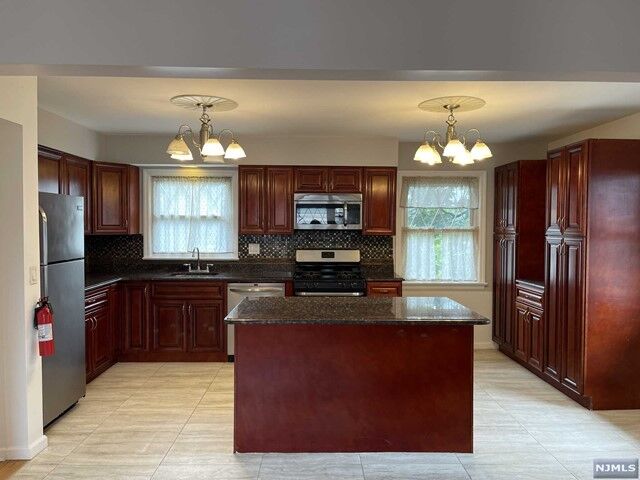 1630 Federspiel Street  Fort Lee NJ 07024 photo