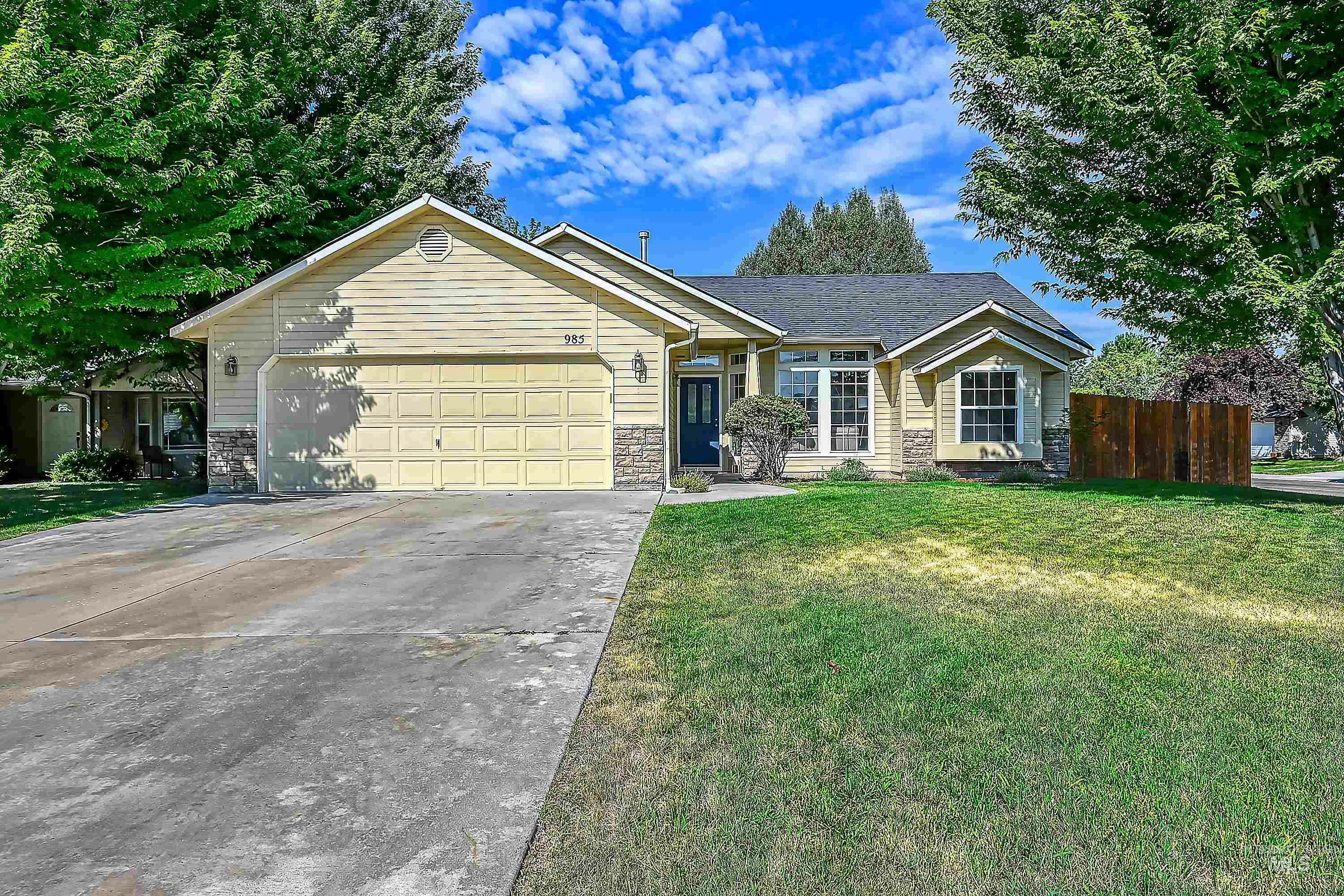 Property Photo: 985 N Stolle Pl ID 83642