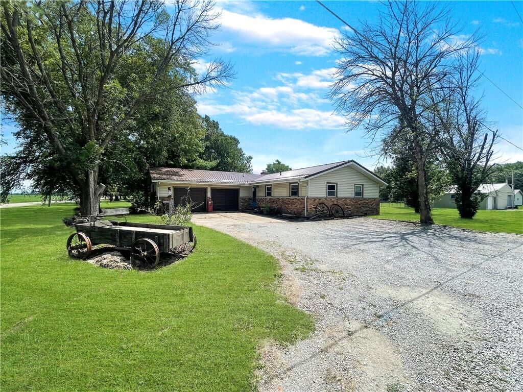 Property Photo:  3776 E Washington Road  IL 62420 