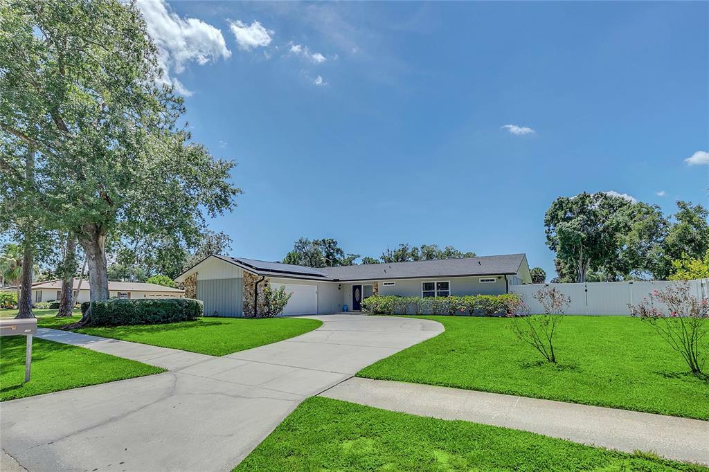 Property Photo:  300 Larkwood Drive  FL 32771 