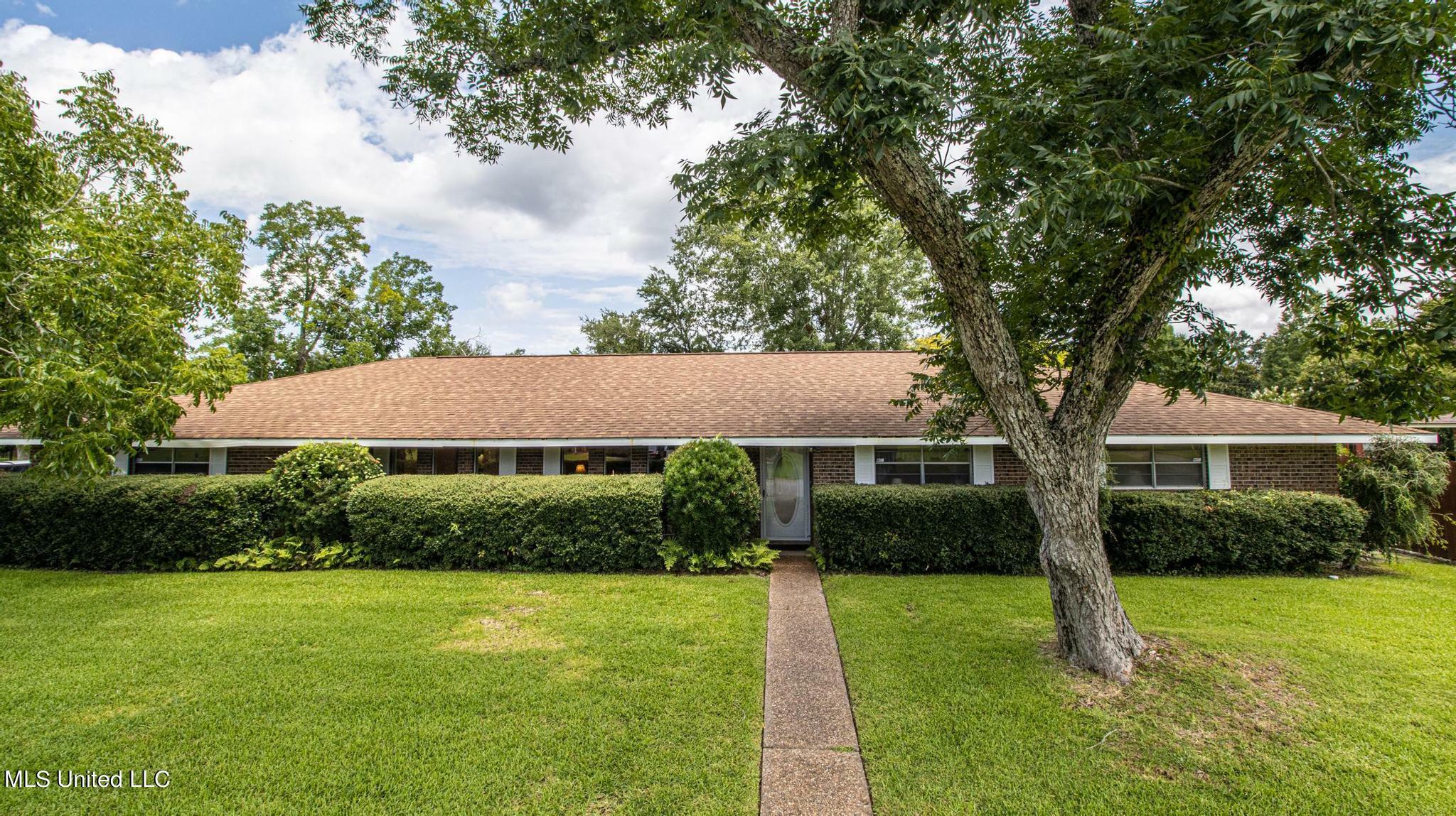 Property Photo:  29 Pecan Drive  MS 39560 