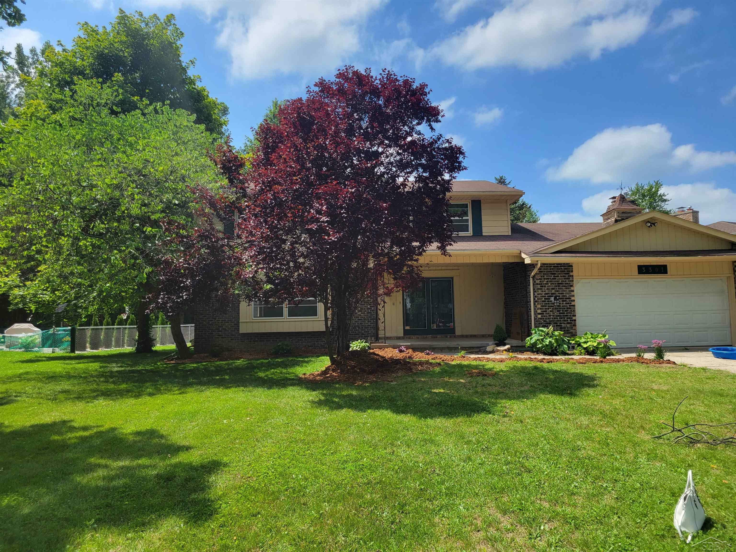 Property Photo:  3301 Foss Dr  MI 48603 