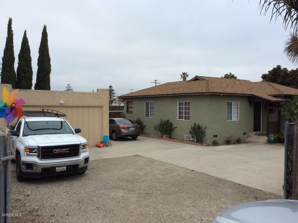 Property Photo:  2753 N Rose Avenue N  CA 93036 