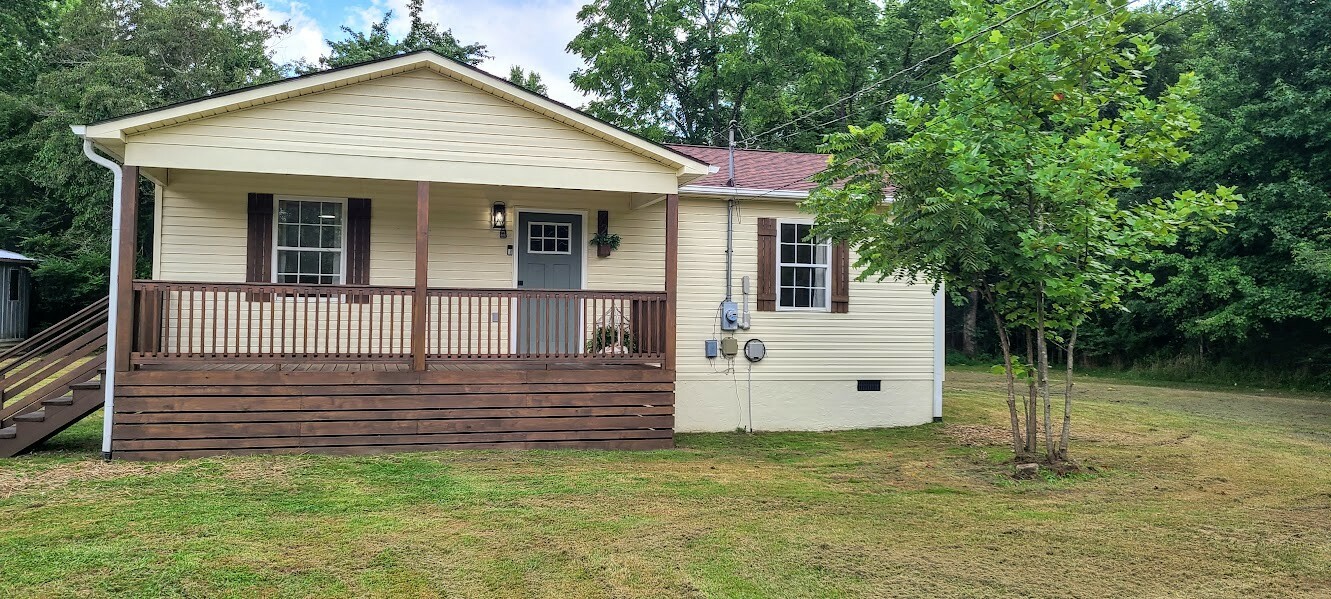 Property Photo:  72 7th Avenue E  TN 37313 