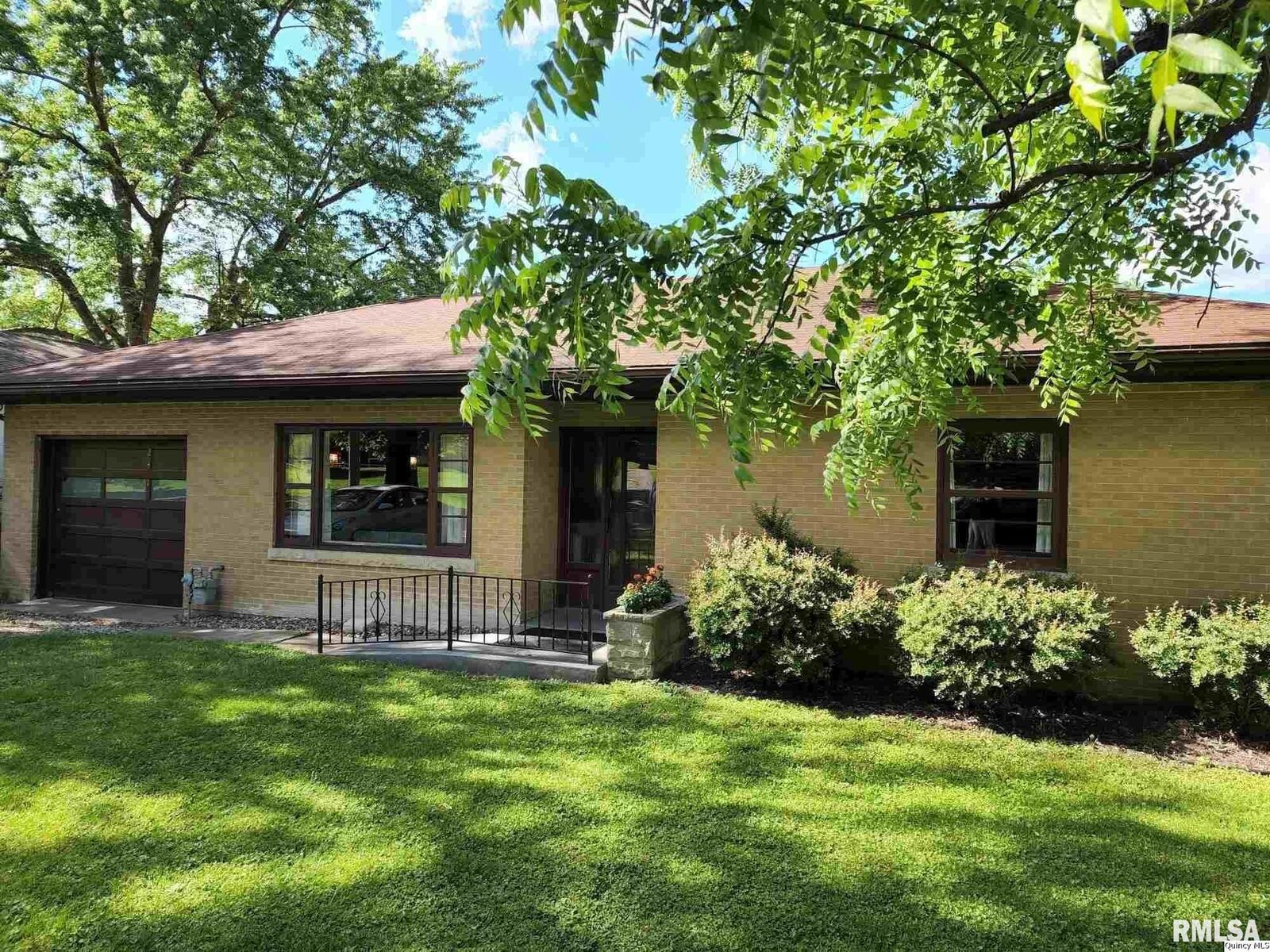 Property Photo: 2415 Turner Road IL 62301