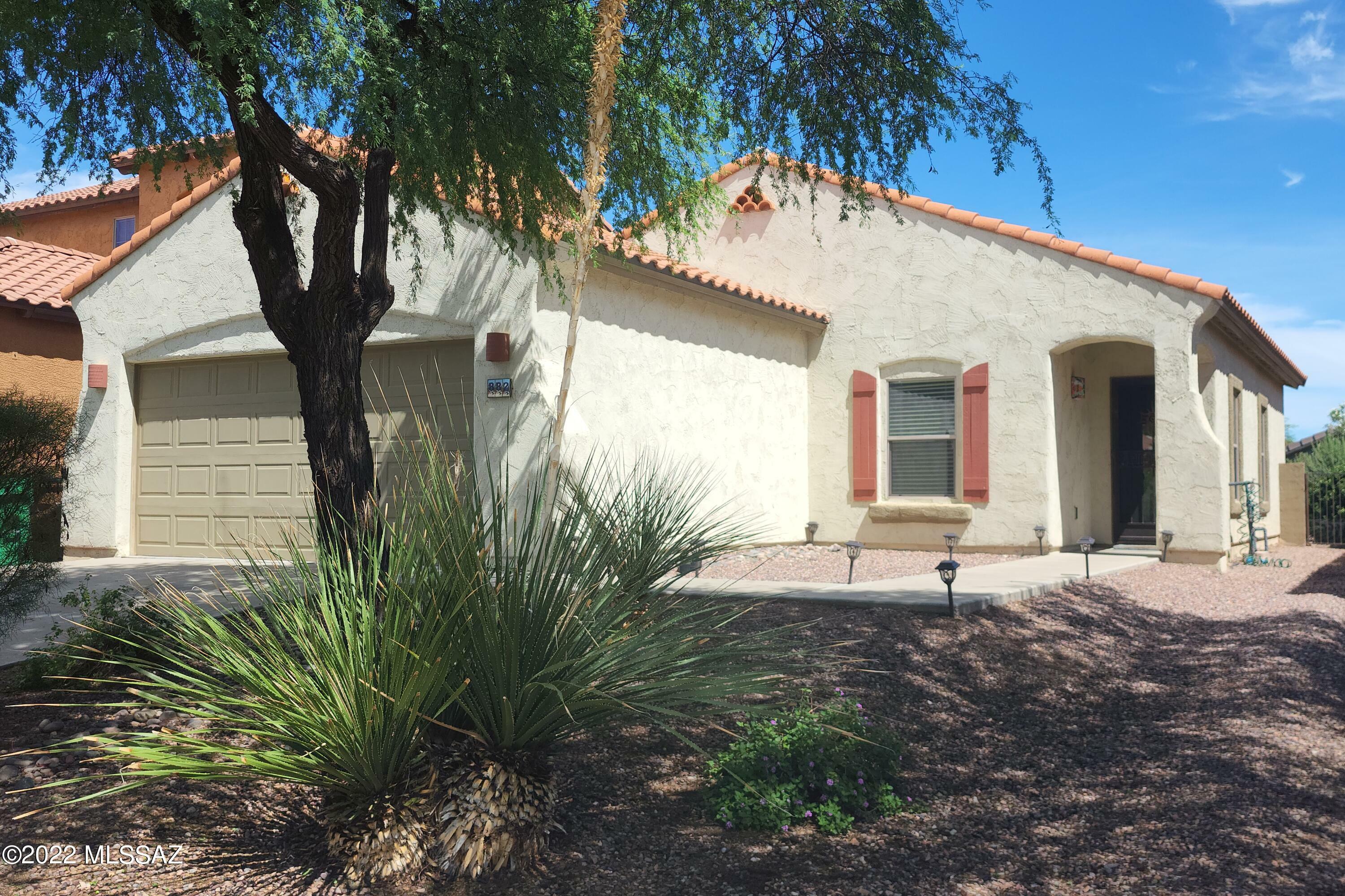 Property Photo: 882 W Via De Gala AZ 85629