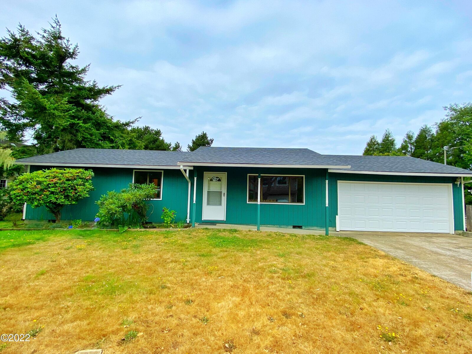 Property Photo: 6821 SW Harbor Avenue OR 97367