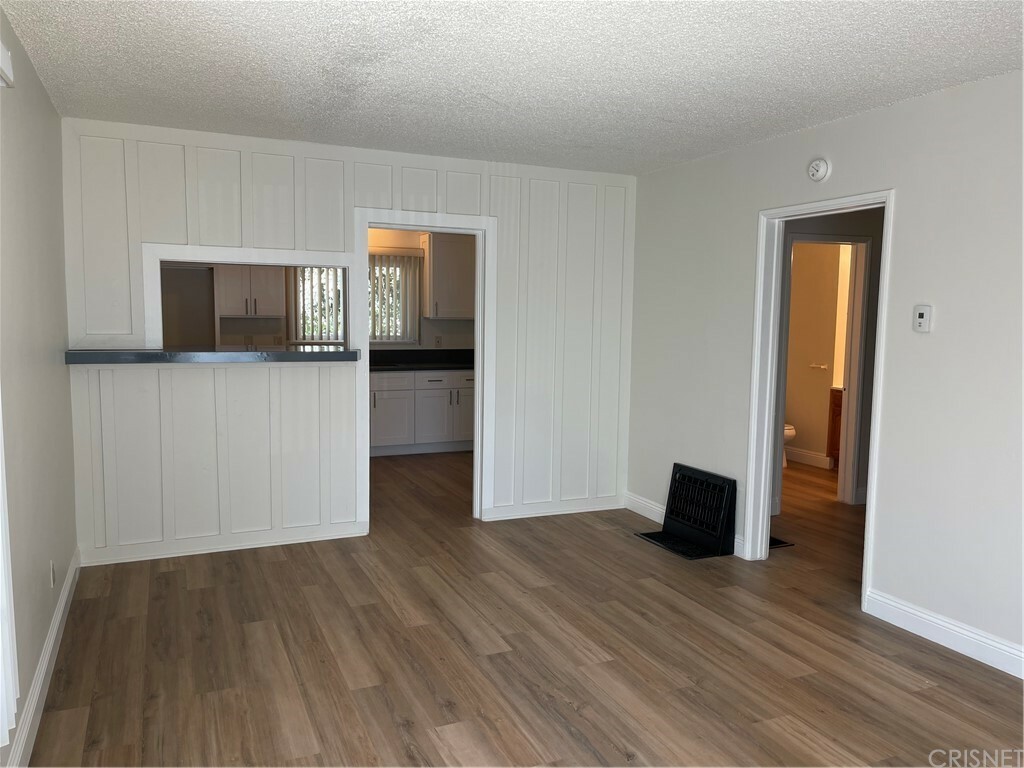 Property Photo:  7517 Whitaker Avenue  CA 91406 