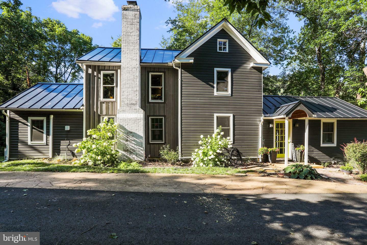 Property Photo: 36876 Highwater Road VA 20132