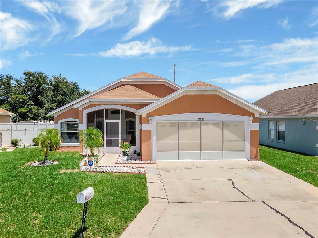 Property Photo:  426 Lady Diana Drive  FL 33837 