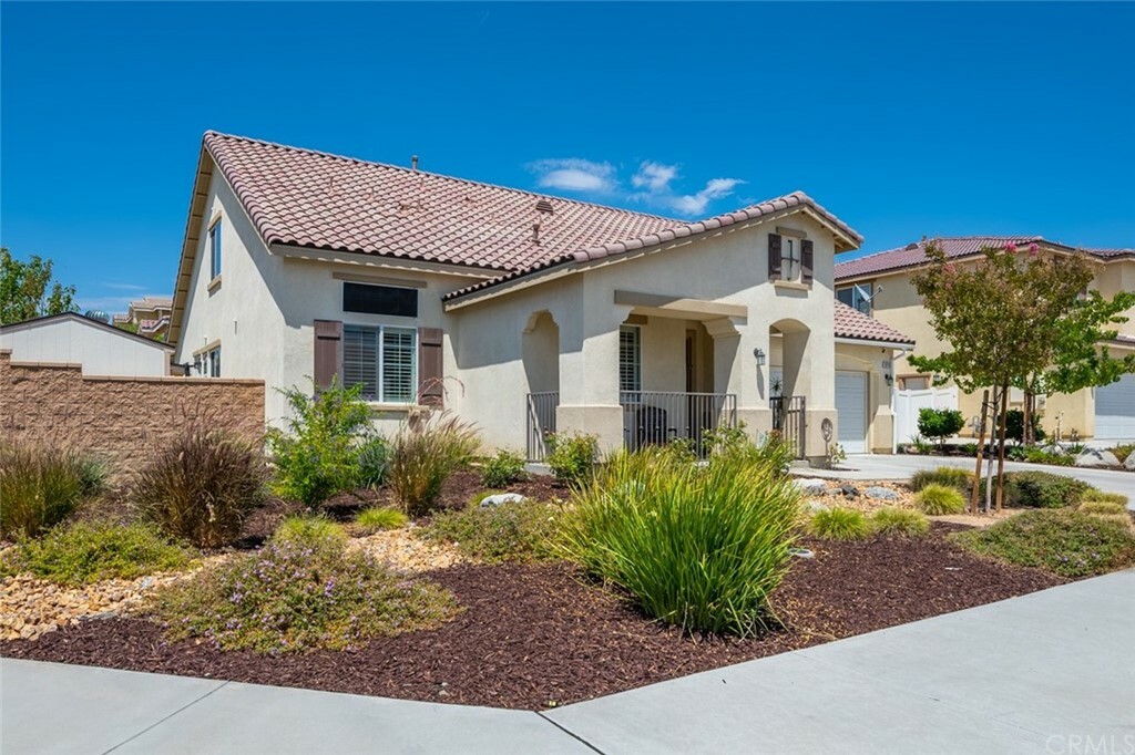 Property Photo:  26700 Jade Tree  CA 92555 