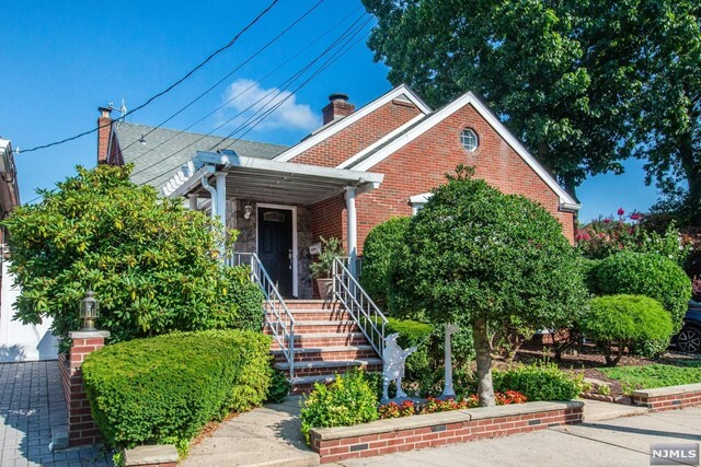 Property Photo:  559 Westview Avenue  NJ 07657 