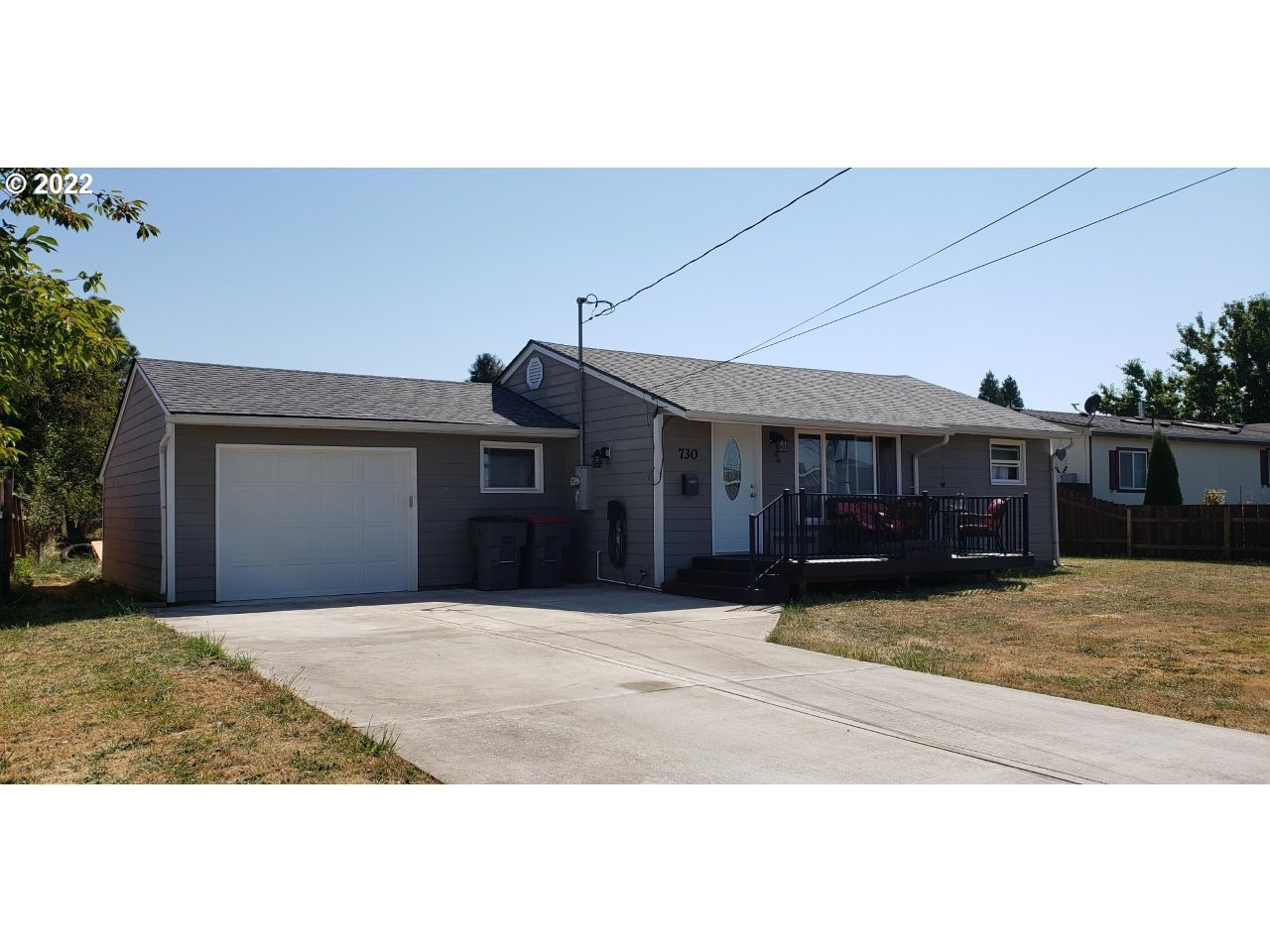 Property Photo: 730 NW Sherman St OR 97378