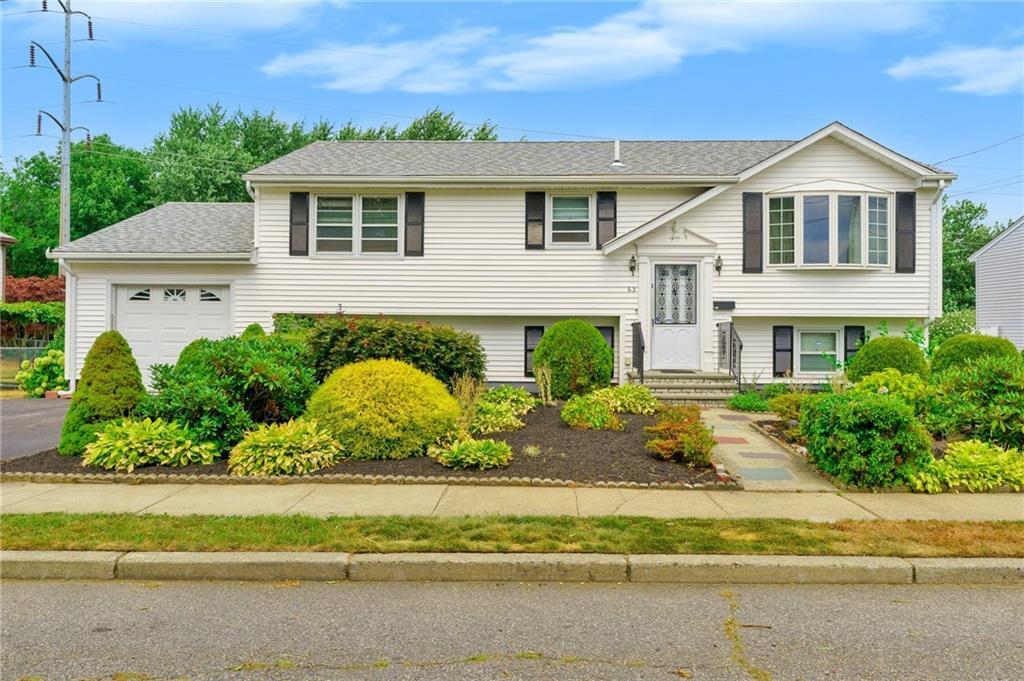 Property Photo: 62 Valleybrook Dr RI 02914