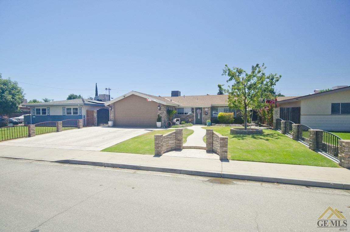 Property Photo:  2215 Sunset Street  CA 93280 