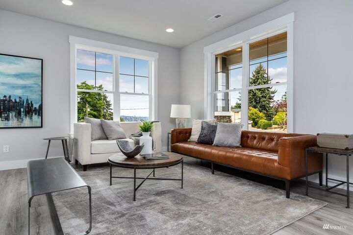 Property Photo:  2515 NE 5th Place  WA 98056 