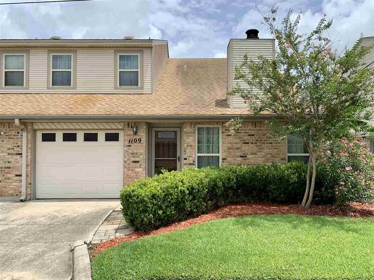 Property Photo:  1109 Sunmeadow Dr  TX 77706 