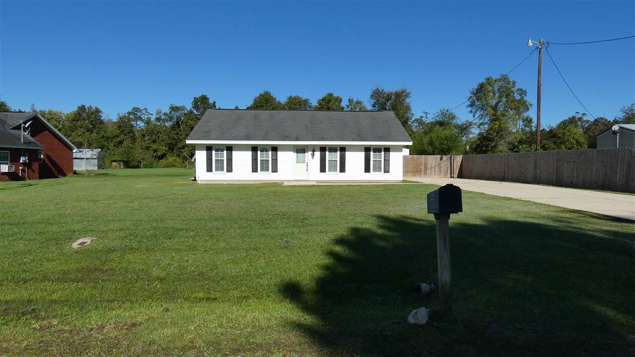 Property Photo:  250 County Road 767  TX 77612 