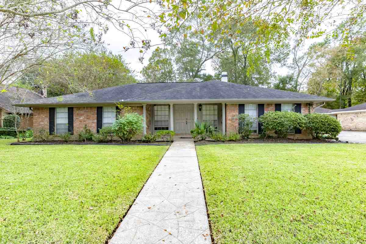 Property Photo:  6865 Saratoga Circle  TX 77706 