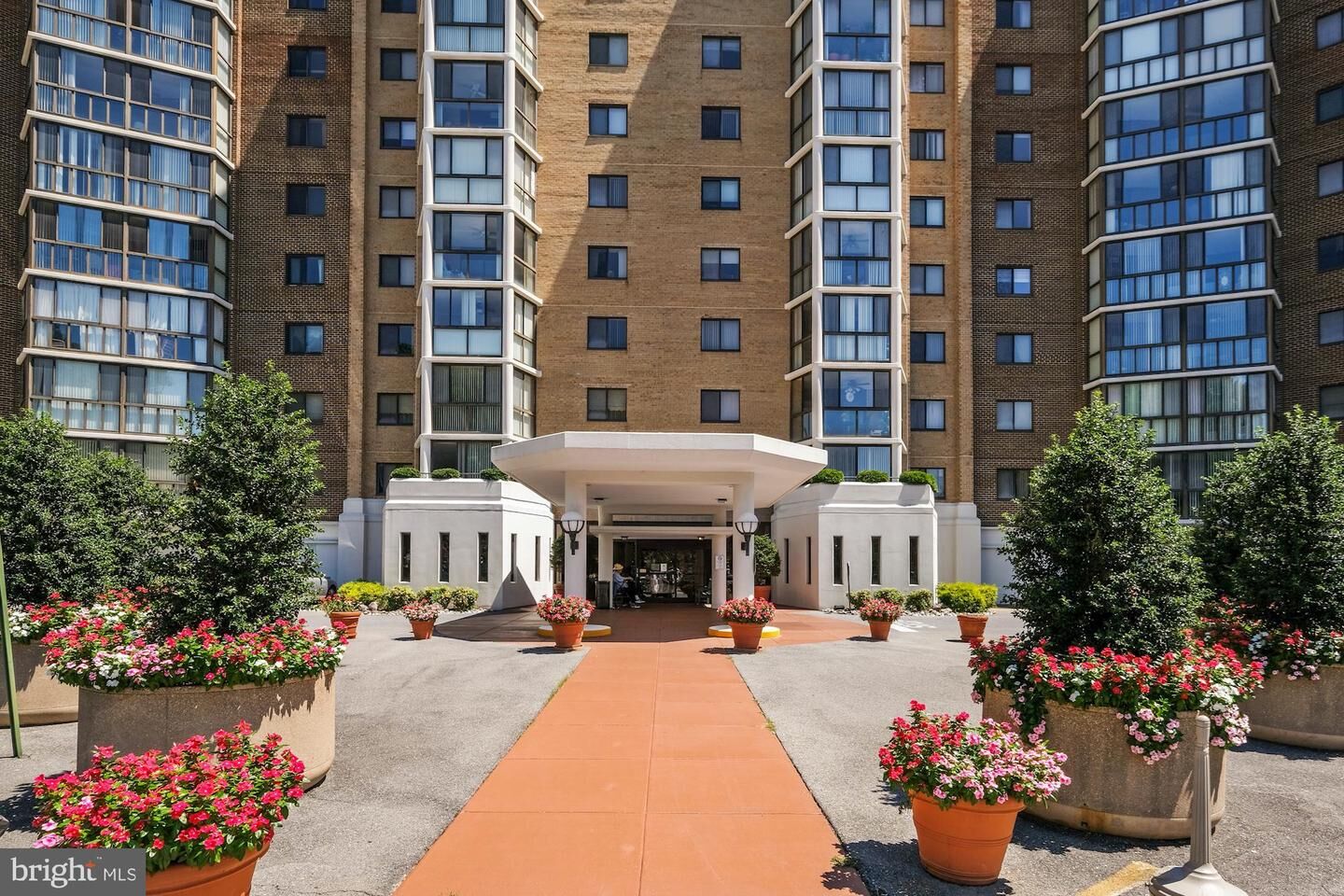 Property Photo: 15100 Interlachen Drive 4-604 MD 20906