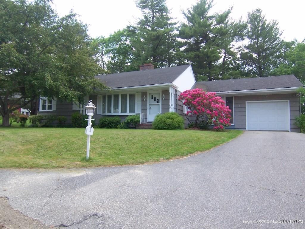 Property Photo: 9 Delcliffe Lane ME 04240
