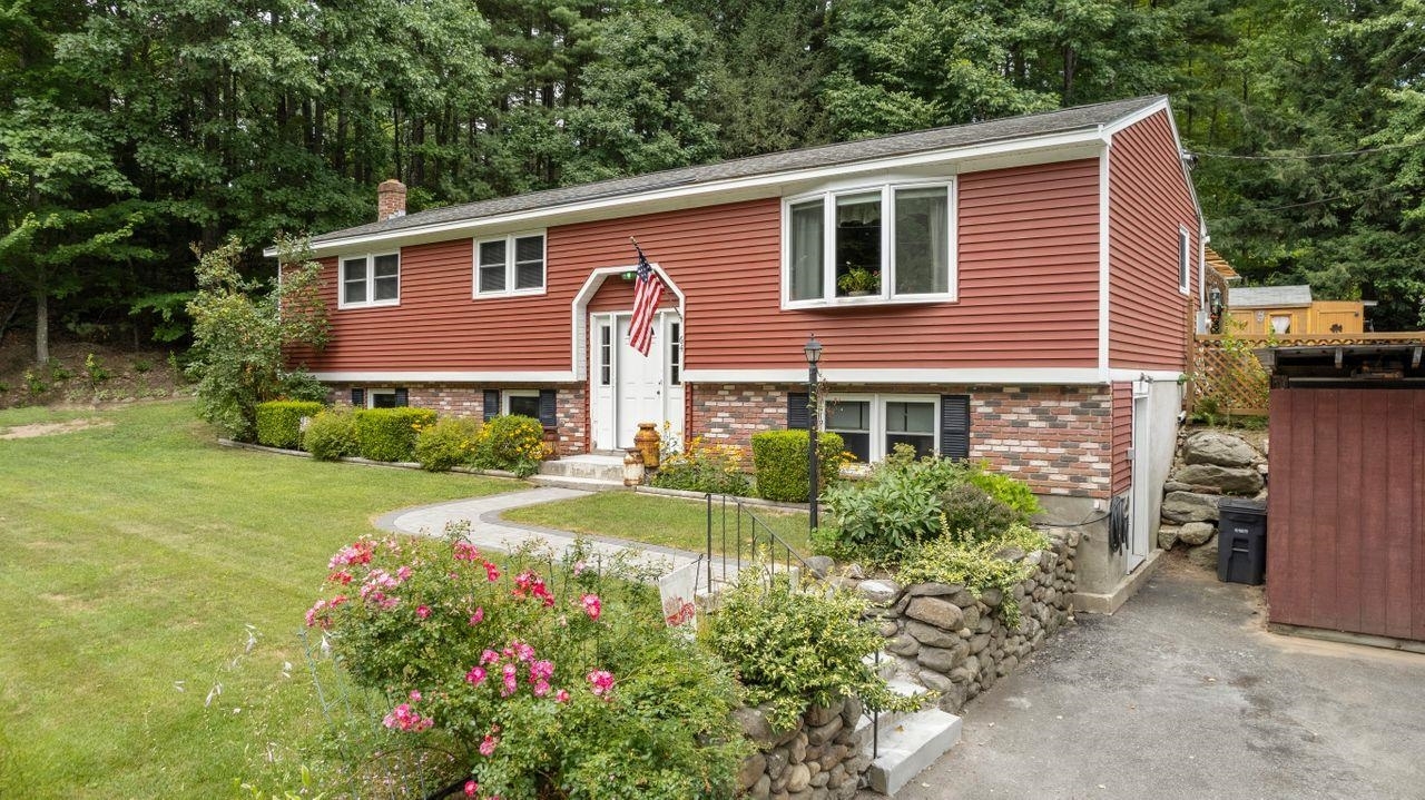 Property Photo:  64 Pine Street  NH 03106 