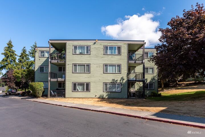 Property Photo:  13009 E Gibson Road Q329  WA 98204 