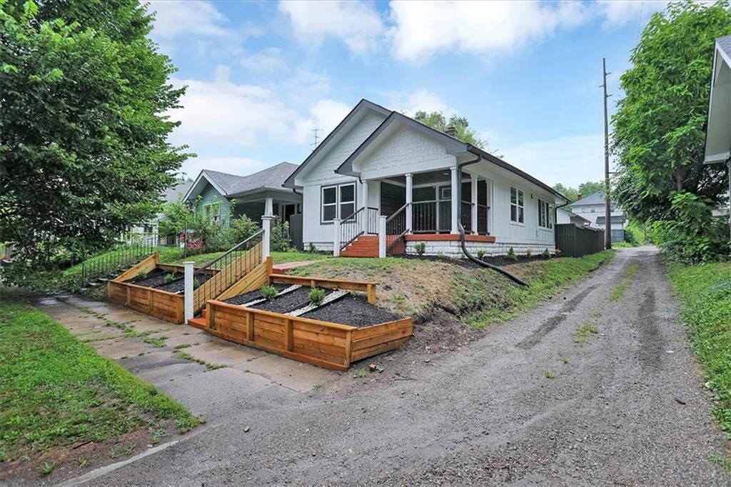 Property Photo:  401 N Temple Avenue  IN 46201 