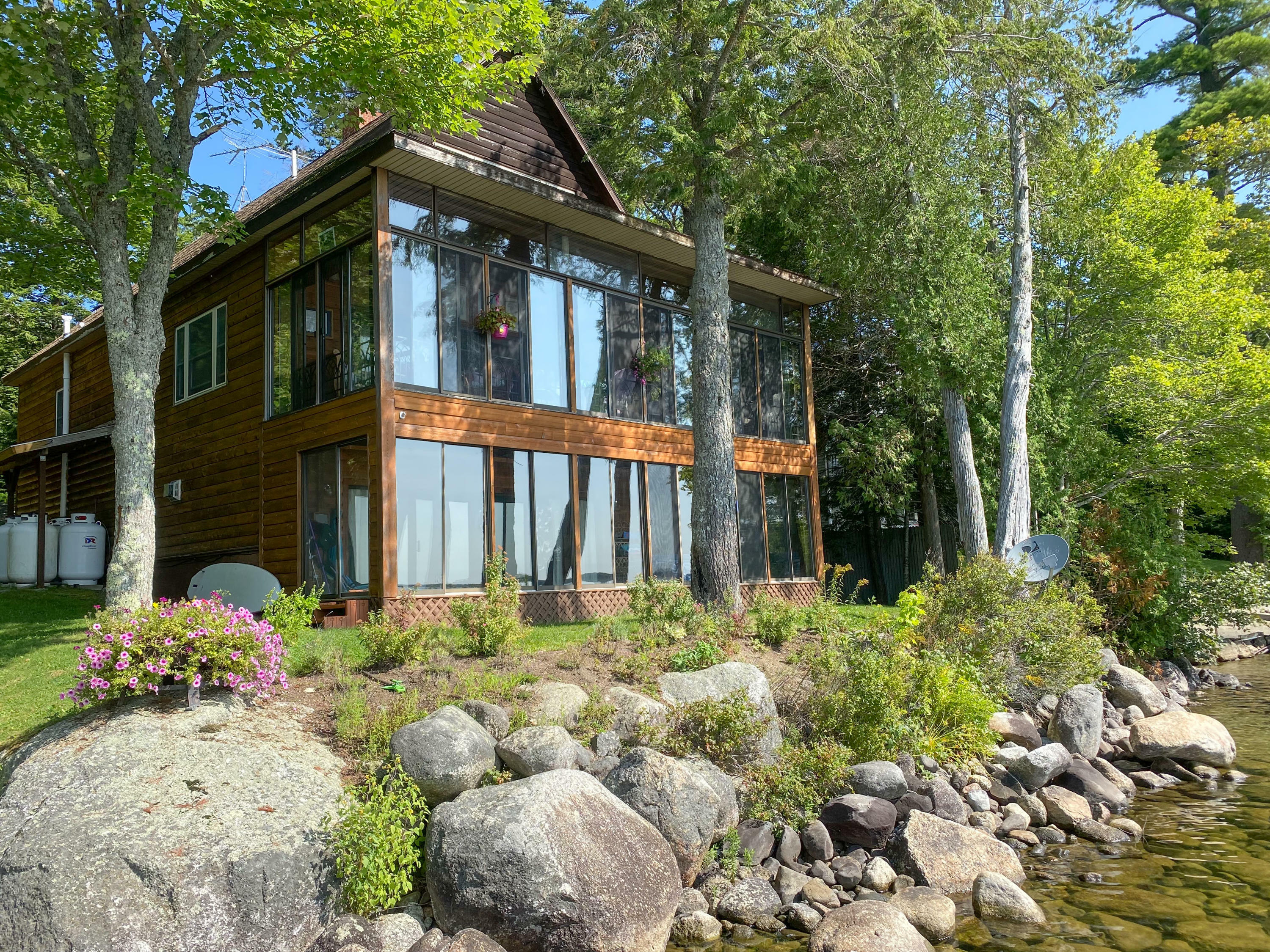 Property Photo:  475 Point Road  ME 04605 