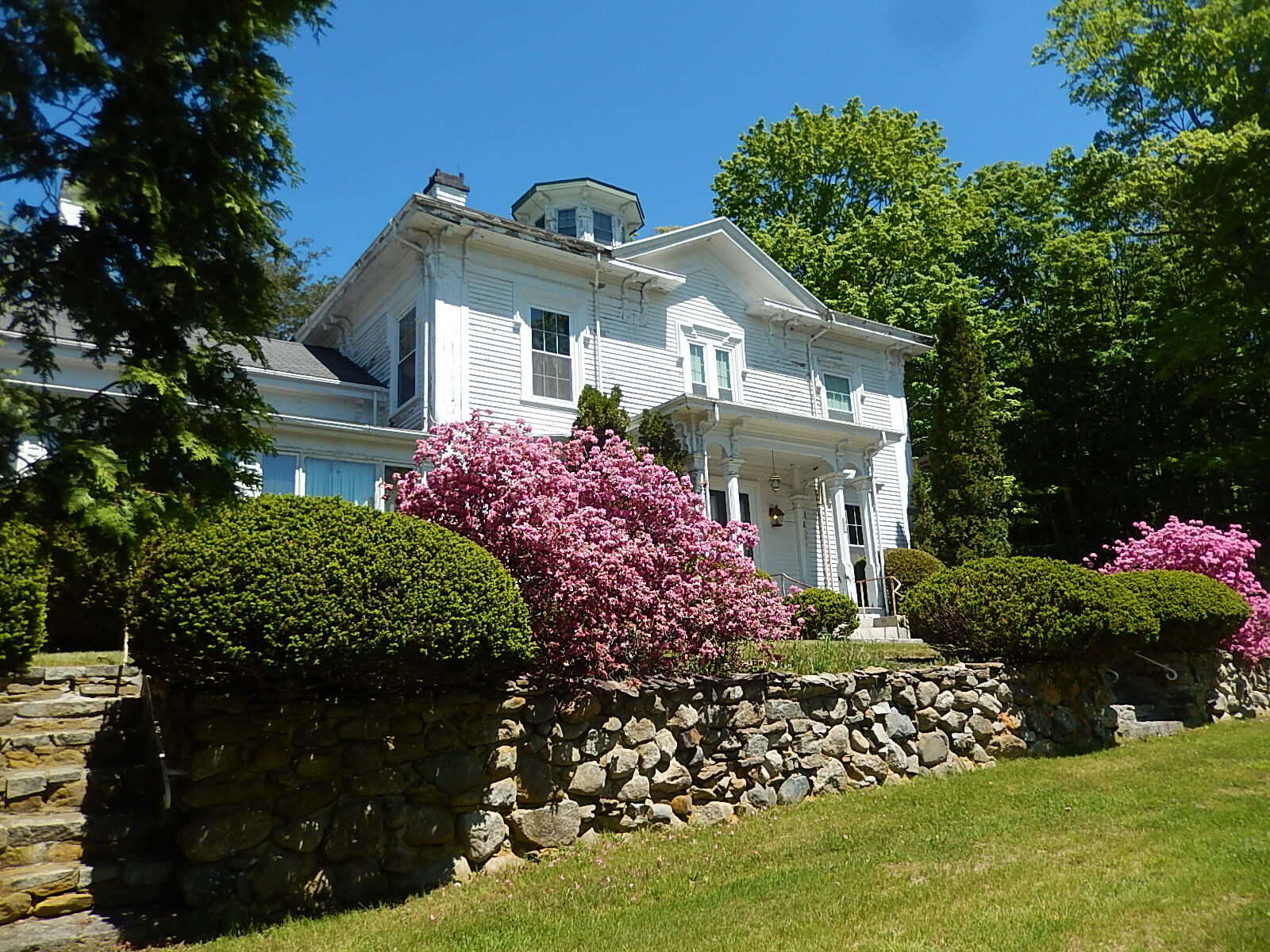 Property Photo:  44 Upper Sylvan Street  ME 04981 