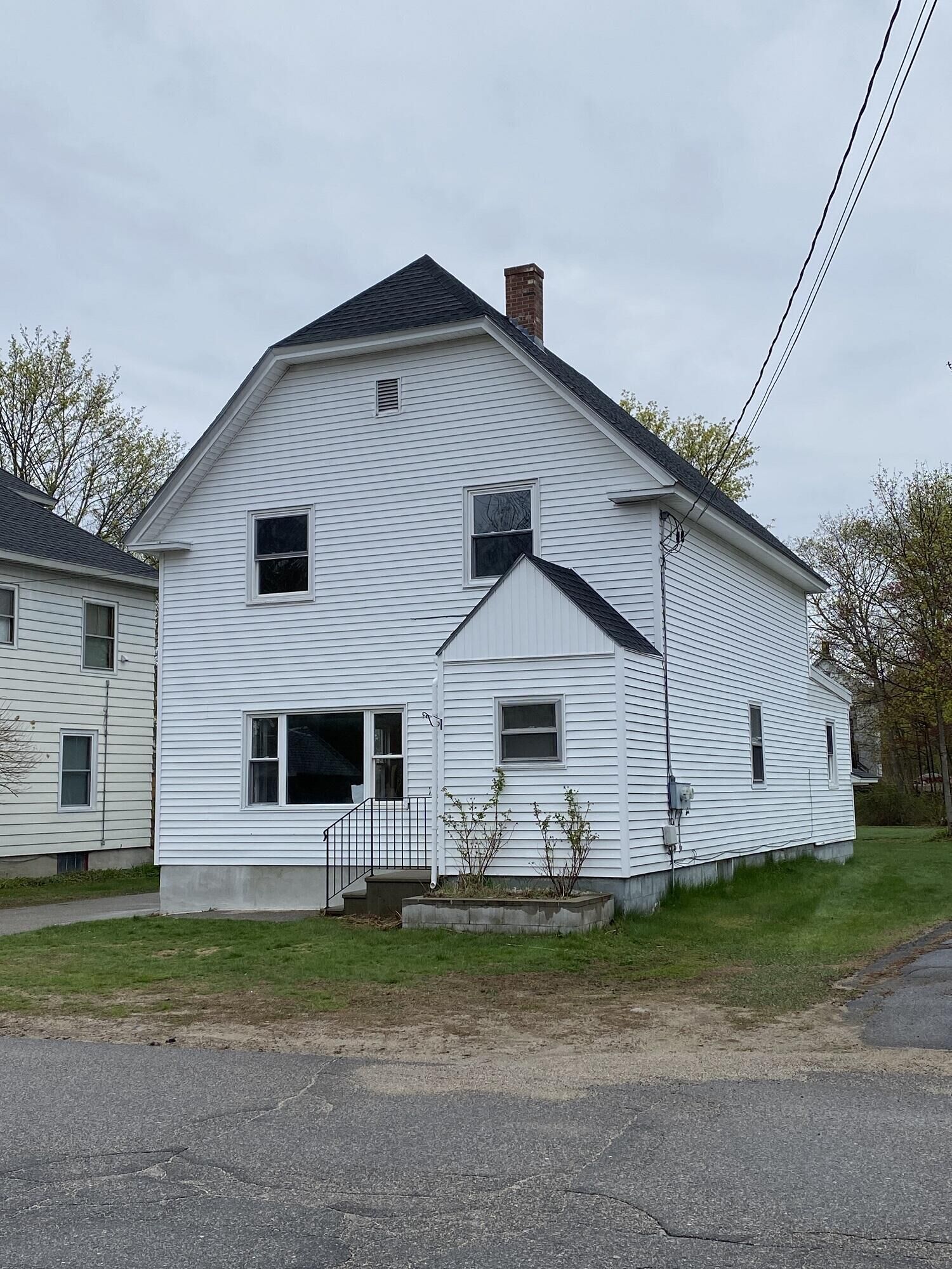 Property Photo:  18 Bradeen Street  ME 04083 