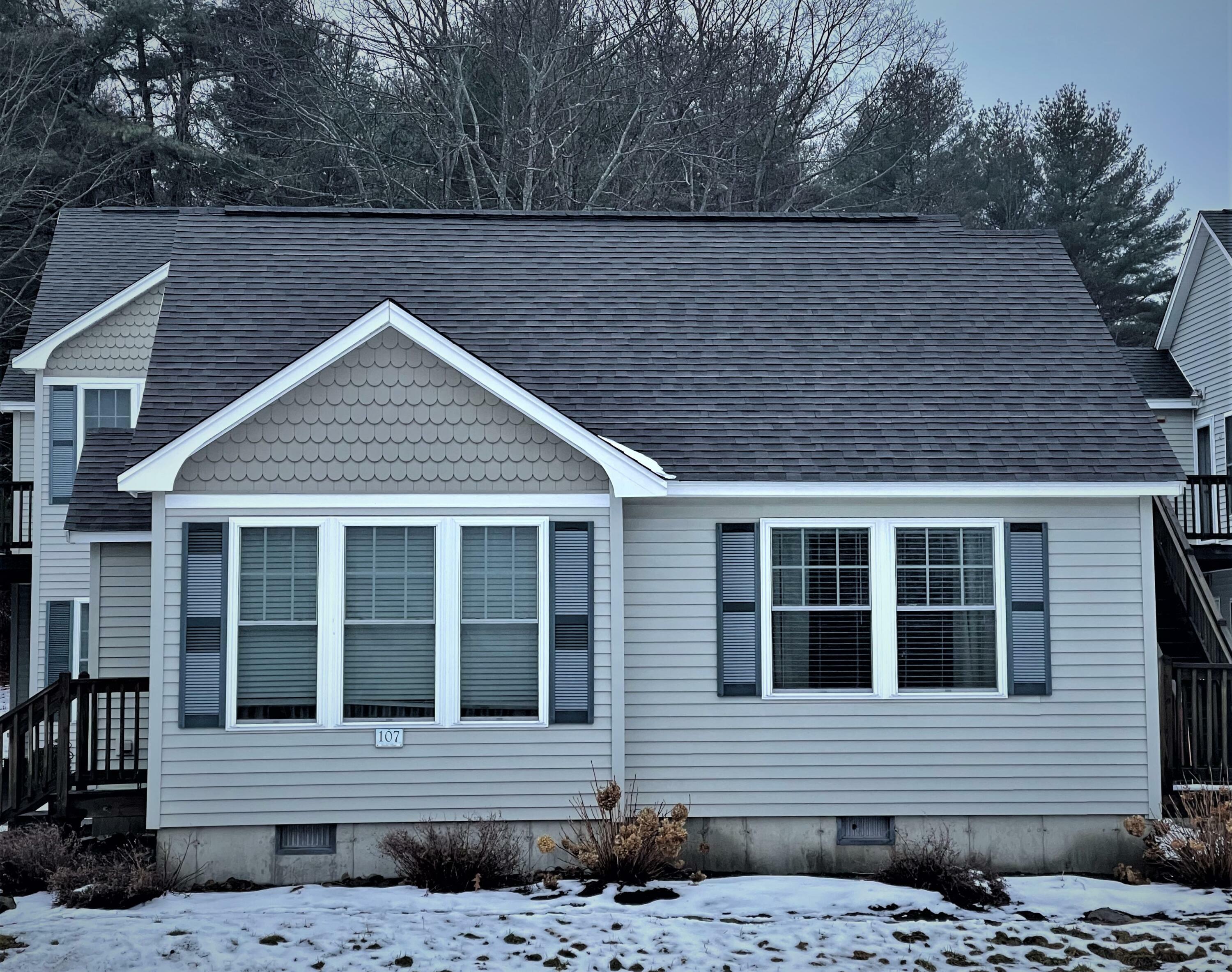 Property Photo: 35 Barefoot Cottage Road 107 ME 04090