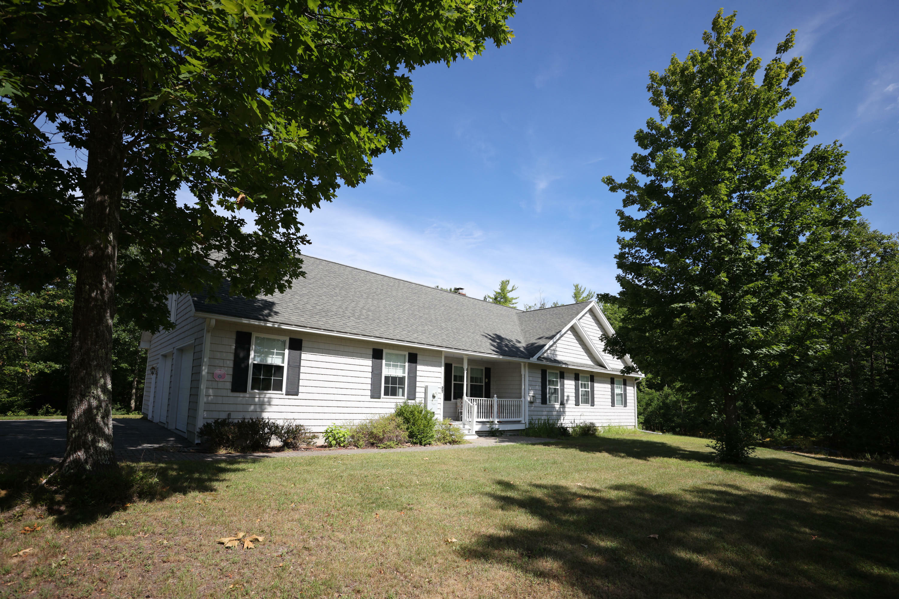 Property Photo: 27 Littlefield Lane ME 04042