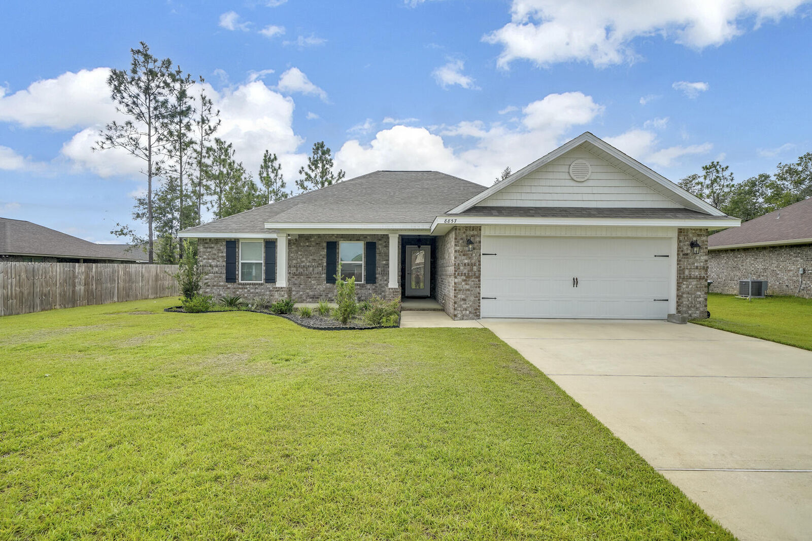 Property Photo: 8857 Clearbrook Drive FL 32583