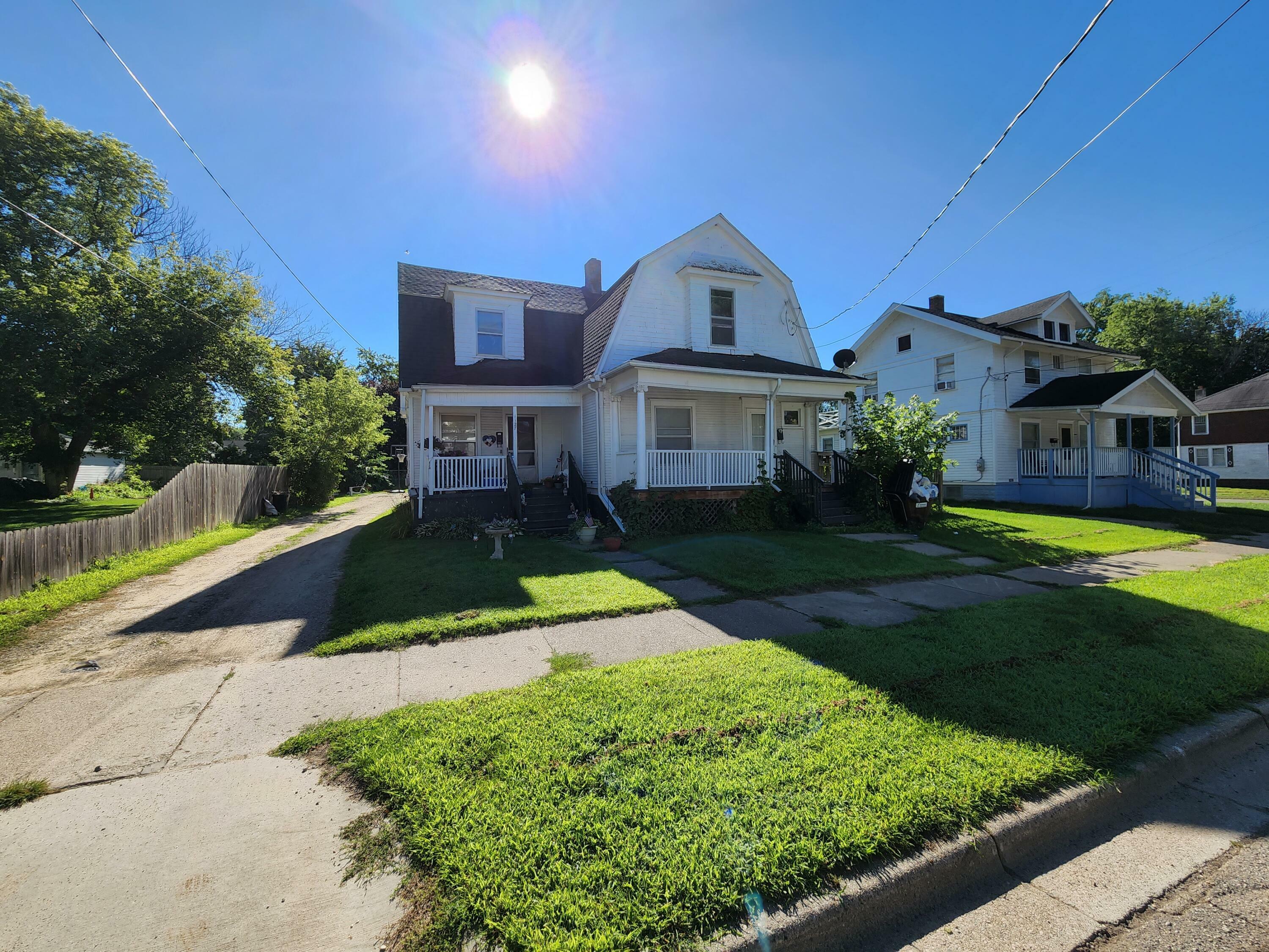 Property Photo:  1127 Woodbridge Street  MI 49203 